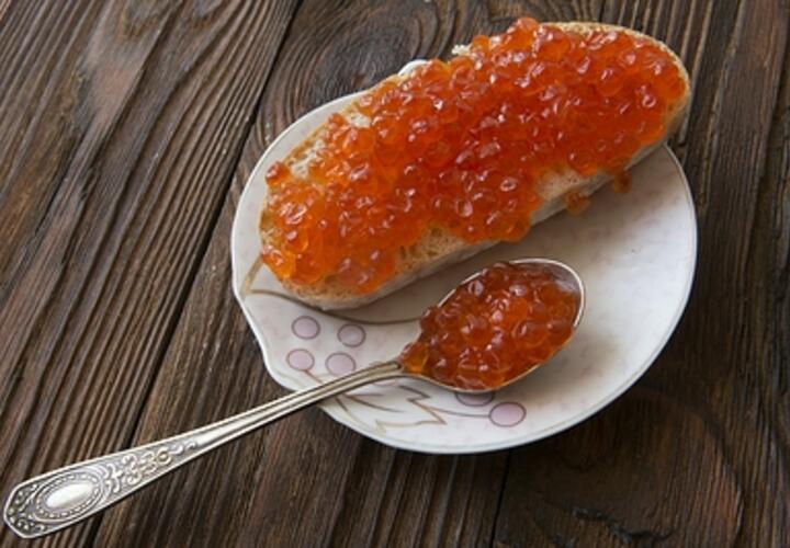 Красная икра в России станет «золотой»