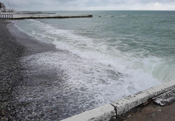 На Черноморском побережье Краснодарского края ожидаются ливни и мощный шторм