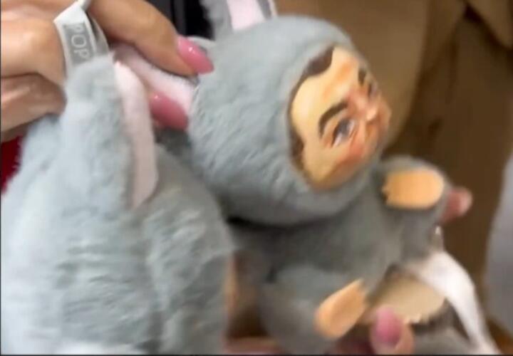 На ПМЭФ появились фигурки гламурных монстриков с лицами известных российских политиков