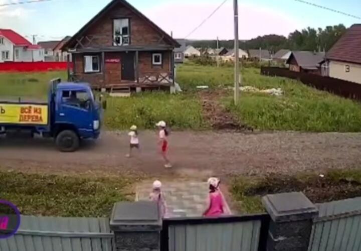 Отец сбитой грузовиком 6-летней девочки сам попал в страшное ДТП, когда ехал к ней в больницу