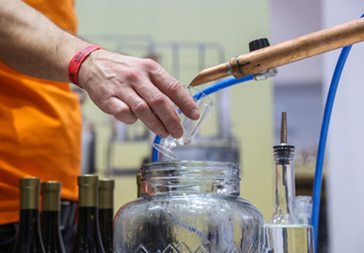 Почему самогонка не воняет: эксперты отмечают неожиданное падение спроса на самогонные аппараты на Кубани