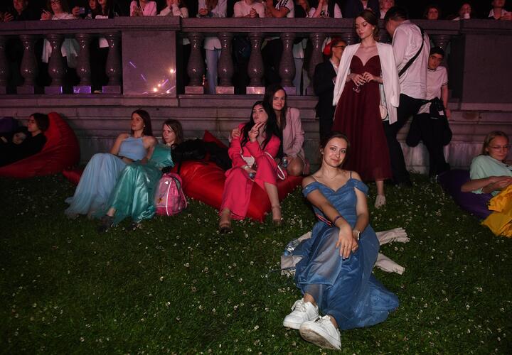 Пора выпускных начинается в Краснодаре: к ребятам обратился мэр