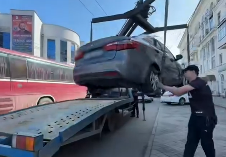 Сколько автомобилей увезли эвакуаторы за год, рассказал мэр Краснодара