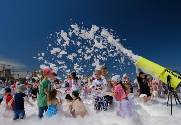 Ярче Солнца: День защиты детей ярко и эмоционально отметили в клубном квартале «Архитектор»