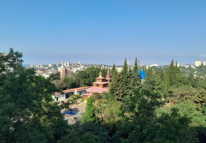 «Бахнуло так, что чуть окна не вылетели»: в результате налета БПЛА в Сочи погибла женщина, стоявшая на улице