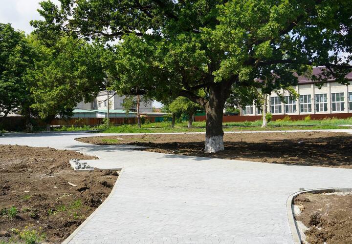 Депутат Госдумы Иван Демченко побывал на строительстве парка в Крымском районе Кубани