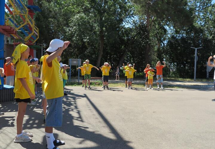 Дети из многодетных и малообеспеченных семей отдыхают  в селе Дивноморском