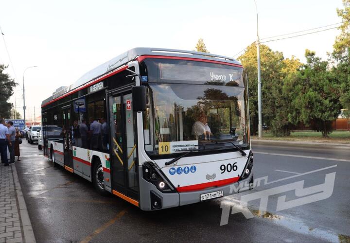 Пассажиры повсеместно жалуются на невыносимые условия в автобусах и троллейбусах