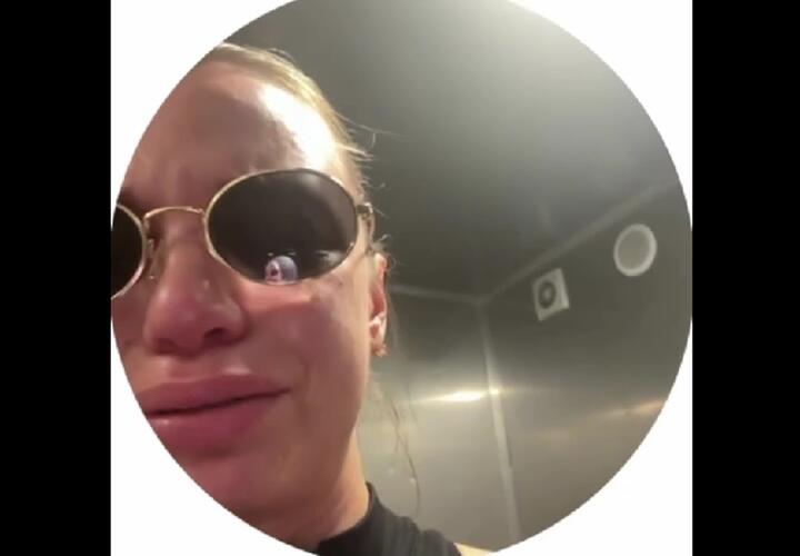 «Как металлический гроб»: девушка плакала и кричала, но не могла выбраться из зловонной «ловушки»