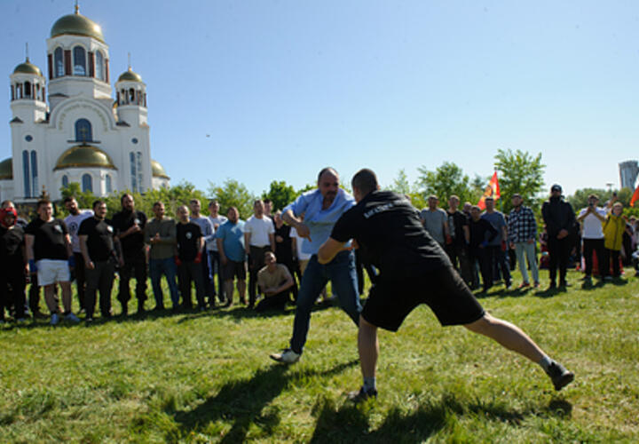 Называем основные претензии, которые предъявляют друг другу приезжие и местные жители