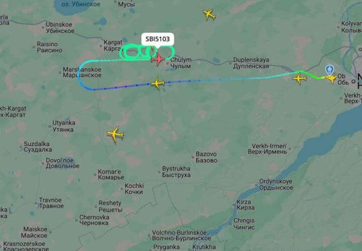 Самолет Новосибирск-Сочи со 149 пассажирами кружит над аэропортом вылета из-за неполадок