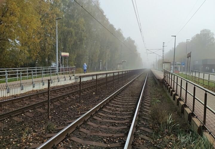 Больше 10 крымских поездов задерживаются из-за падения беспилотника на ж/д пути Кубани