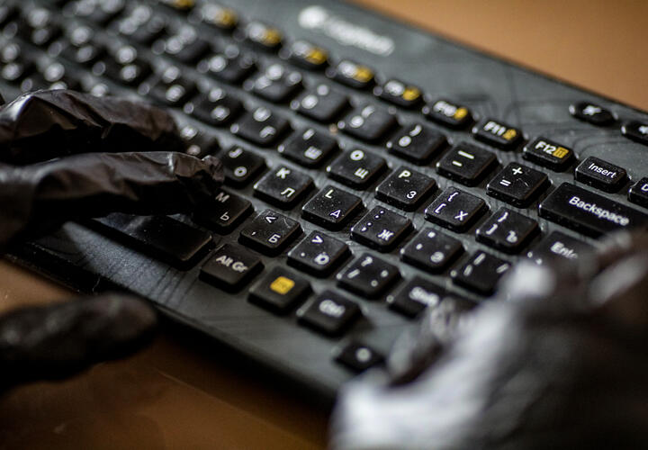 Злоумышленники убеждают устанавливать программы якобы для записи к специалистам