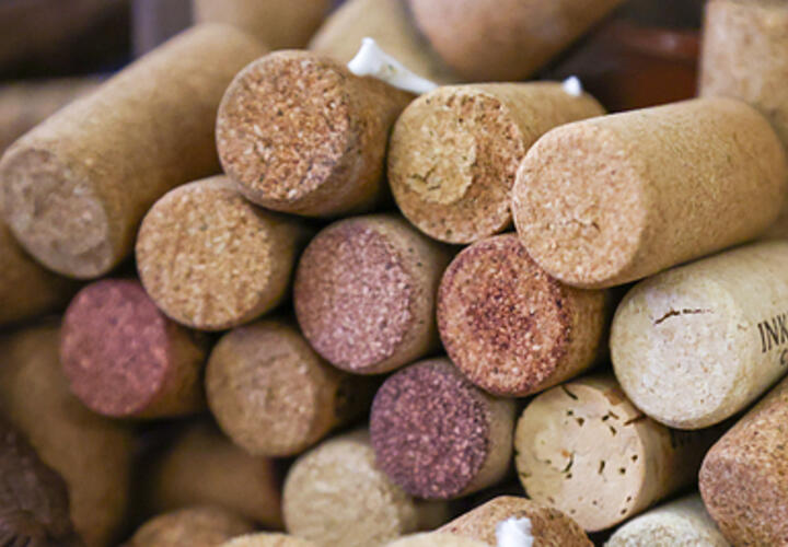 И друг, и враг любого вина - кислород