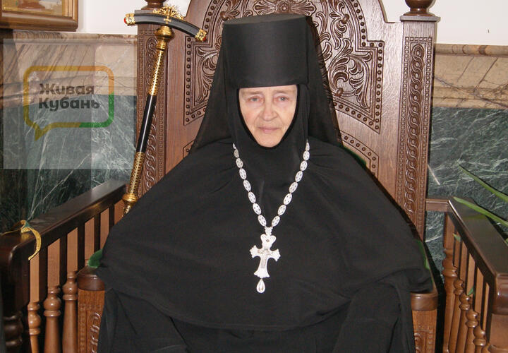 Игуменья Неонилла вместе с сыном возвела обитель для онкобольных