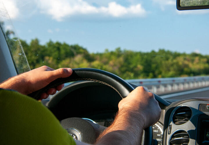 Кому запретят водить машину с 1 сентября: новый российский закон