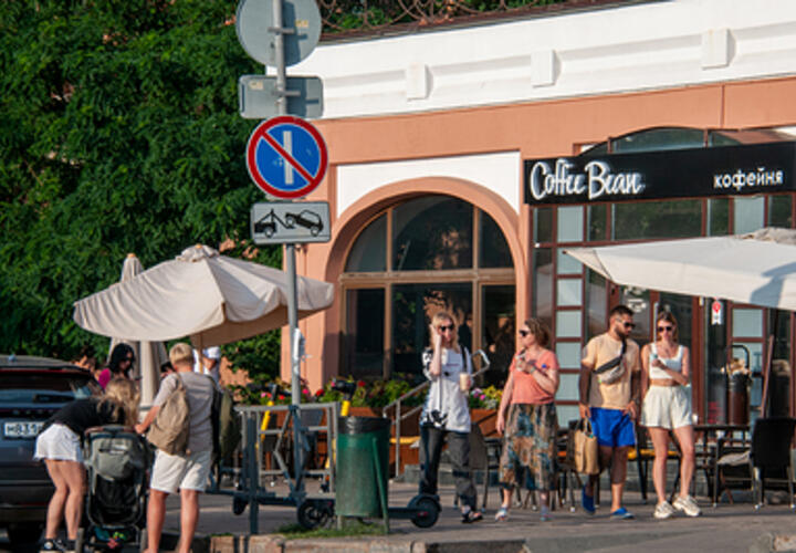 На семью скинули взрывчатку с дрона в Белгородской области, встреча Путина и Трампа пройдёт на Аляске: что произошло, пока вы спали
