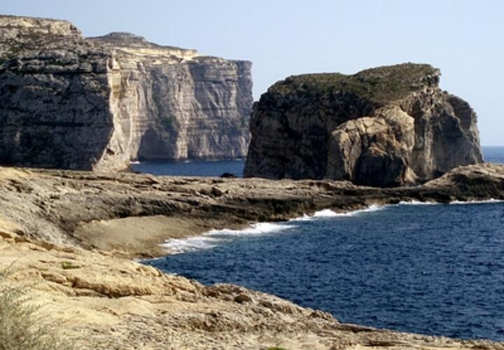 Невероятно: на острове Пасхи обнаружили ещё одну каменную голову