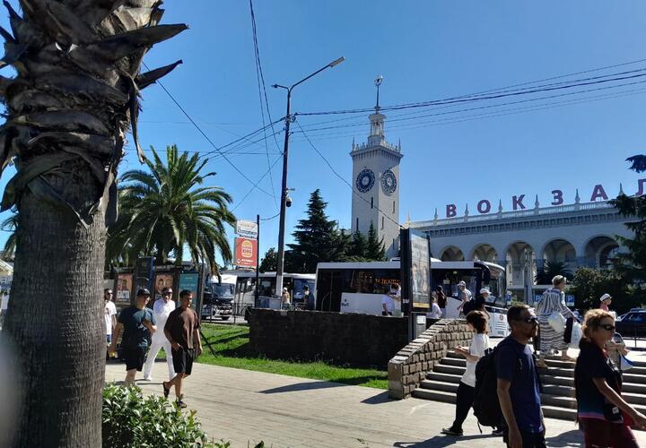 Поблажки водителям: в Сочи сокращают число улиц с платной парковкой