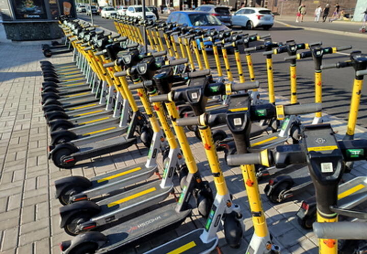 Самокатчиков теперь будут лишать водительских прав за езду в пьяном виде