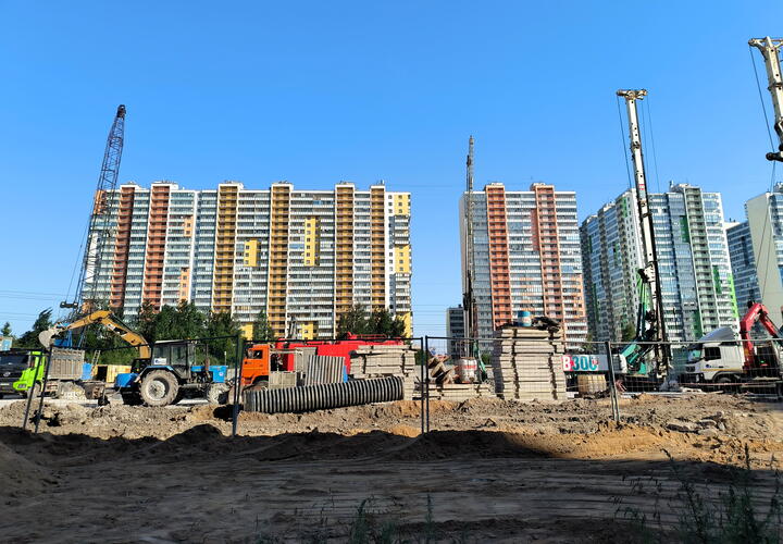 По данным ЦБ, рекордная разница ставит покупателей в зону риска: при падении цен можно остаться без квартиры и с долгами