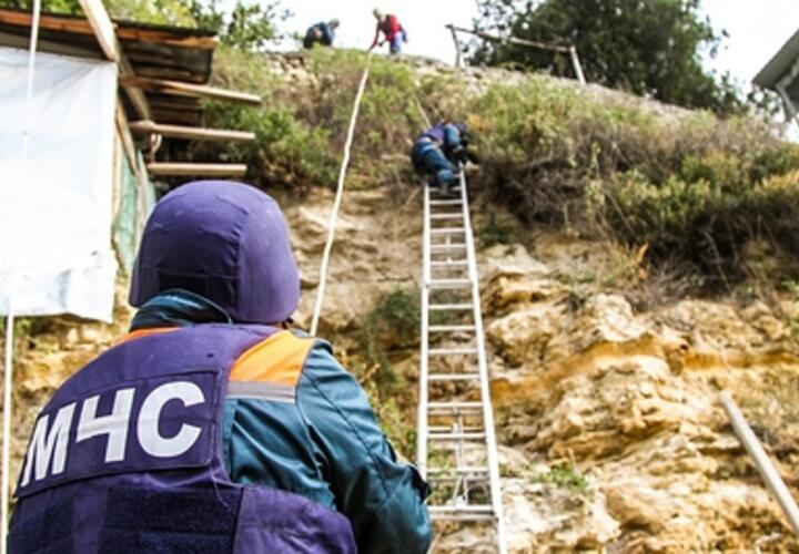 Три авиационных бомбы взорвали под Новороссийском