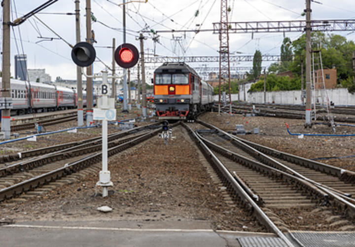 В Сочи электричка насмерть сбила мужчину