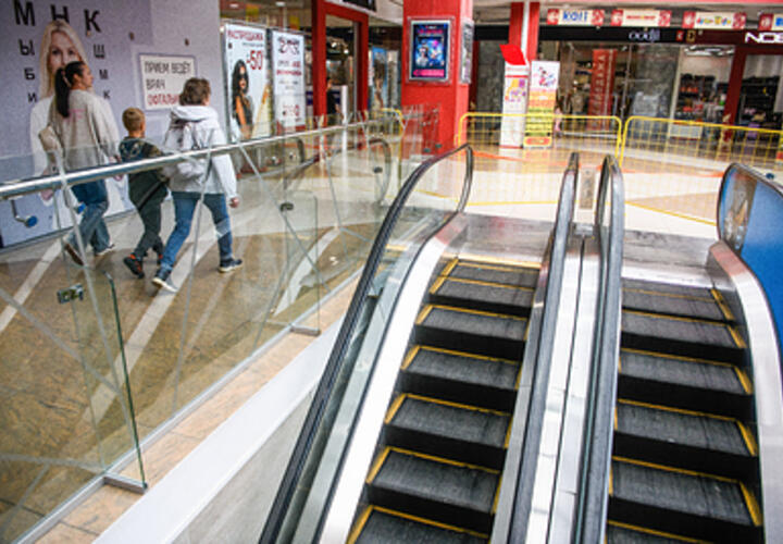 В торговых центрах Краснодарского края с 1 сентября могут перестать работать эскалаторы