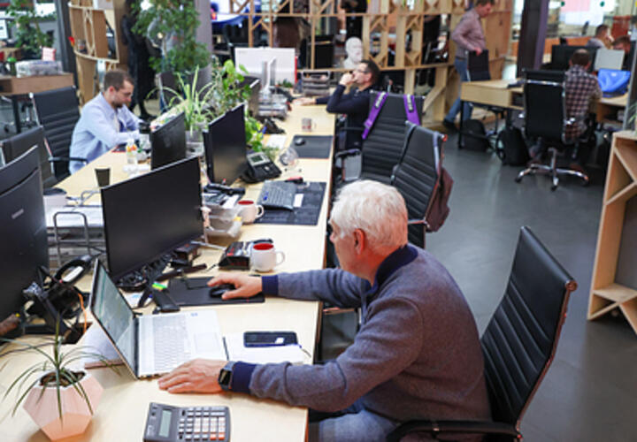 Жители юга России назвали плюсы и минусы работы в крупных и небольших компаниях