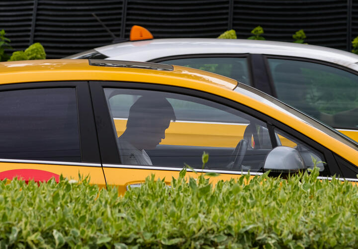 Подозрительная ситуация оказалась недоразумением, а жертвой - таксист