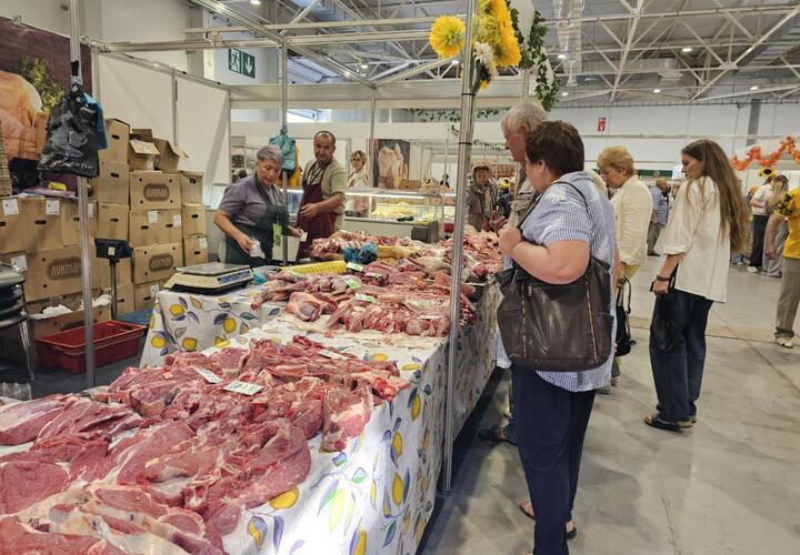 «А цена выше крыши»: что продают на масштабной «Кубанской ярмарке» в Краснодаре