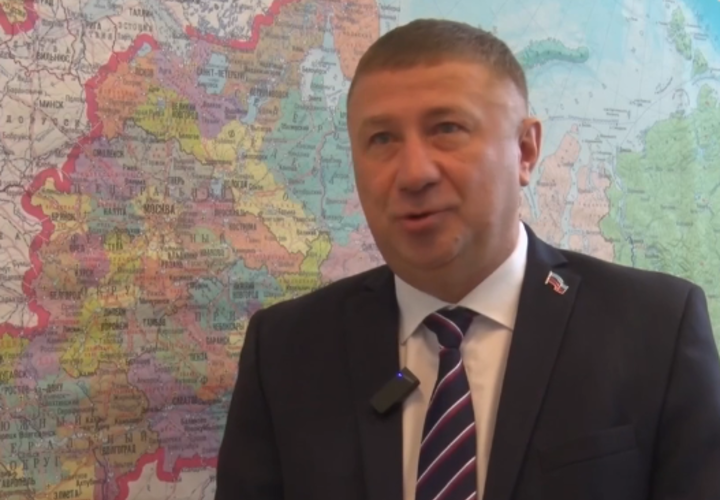 Директор школы в Краснодарском крае вернулся с СВО и сразу же отправился к ученикам