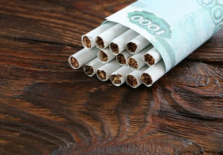 До 15 суток: в Госдуме предложили ужесточить наказания за курение в подъездах