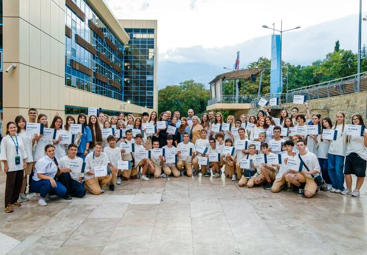 Благотворительный фонд Точно ДОБРО (основатель – Николай Амосов) реализовал в МДЦ «Артек» вторую профильную смену для талантливых школьников в рамках профориентационной программы «Строители будущего»