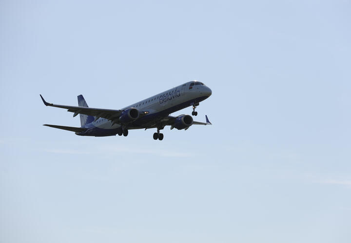 Пассажирам предлагают вернуть деньги или обменять билеты на ваучер