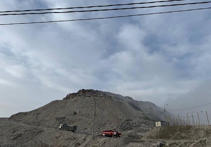 Из-за пожара на полигоне ТКО в Новороссийске и Геленджике возникают проблемы с вывозом мусора