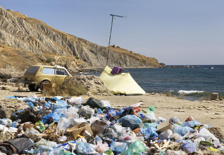 Тонны мусора может смыть в Черное море