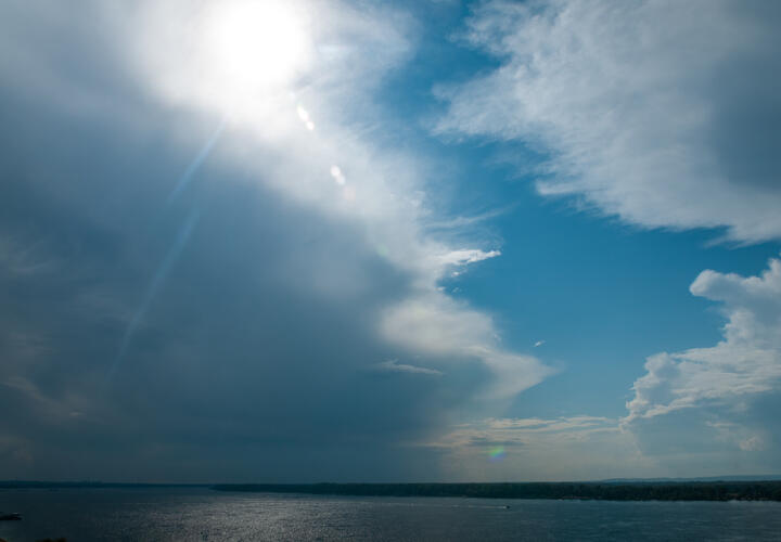 На Солнце произошла вспышка предпоследнего класса мощности