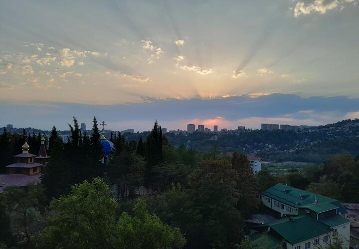 Надвигается буря: ливни, грозы и град будут терзать Сочи до выходных