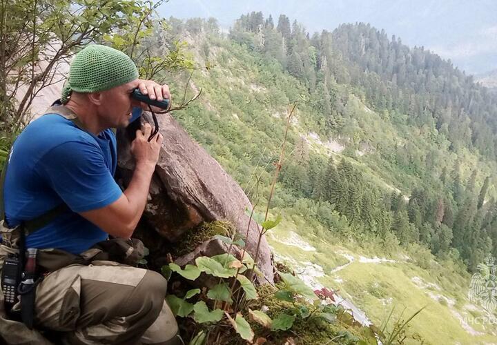 Не гид, а простой фотограф: в горах под Сочи третьи сутки ищут мнимого проводника, отставшего от группы туристов