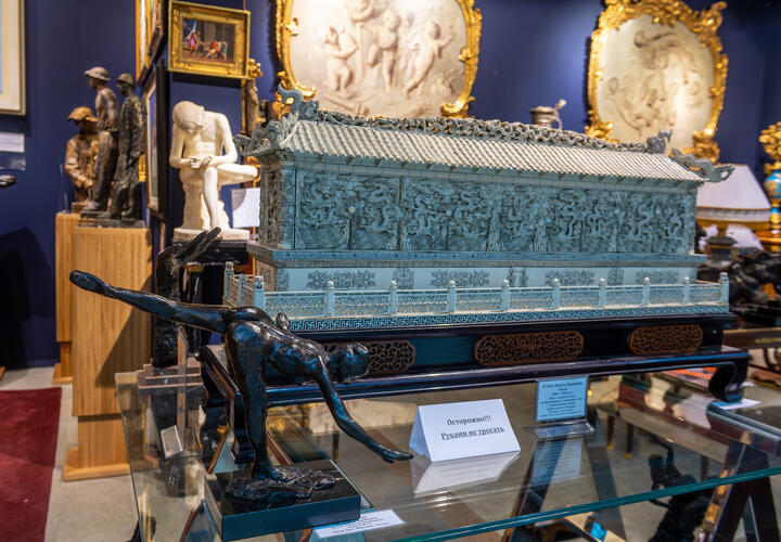 Нож в спину: на доктора наук напали на улице и убили