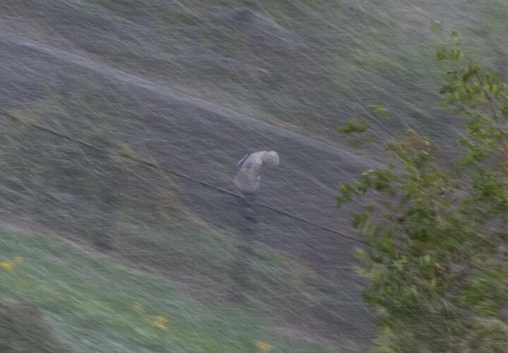 Погода портится: в ближайшие дни на Краснодар обрушатся ливень и сильный ветер