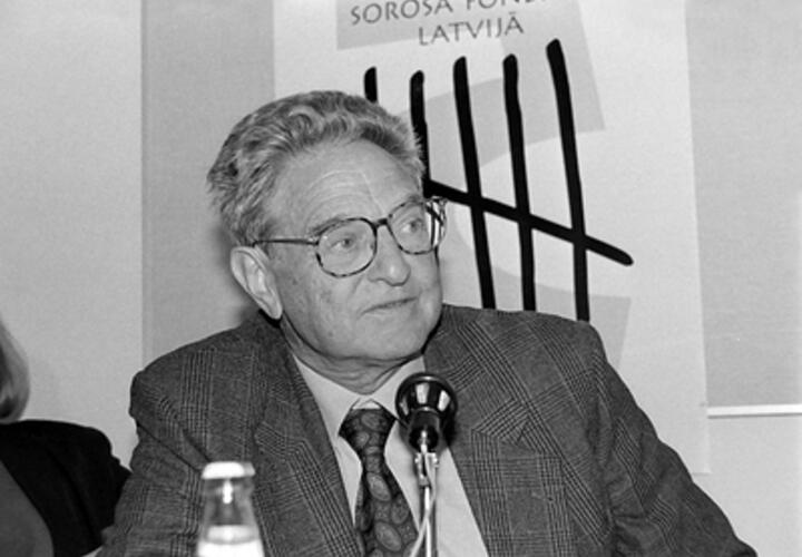  Схватка миллиардеров: Трамп собирается использовать против Сороса закон о борьбе с мафией