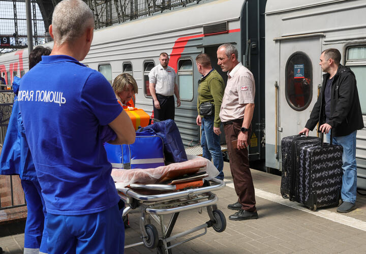 Пенсионерка сидела в неестественной позе