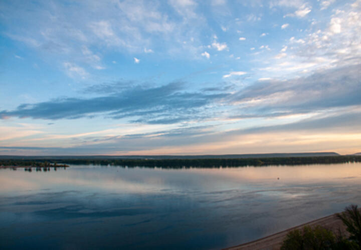Трамп анонсировал разговор с Путиным, в Москве построят здание в форме стеклянного кубка : что произошло, пока вы спали