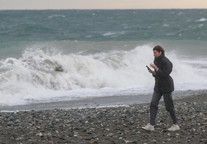 Трехметровые волны поднимутся на море в Сочи
