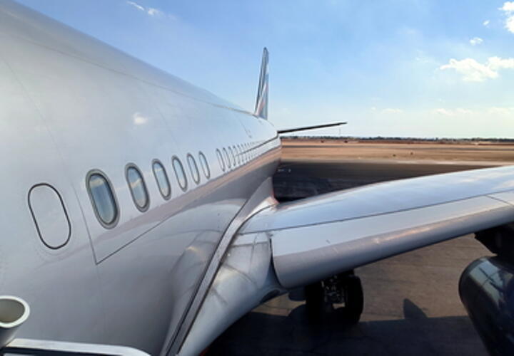 Уже не герой, а подсудимый: пилота самолета Сочи-Омск, посадившего борт в поле, собрались судить