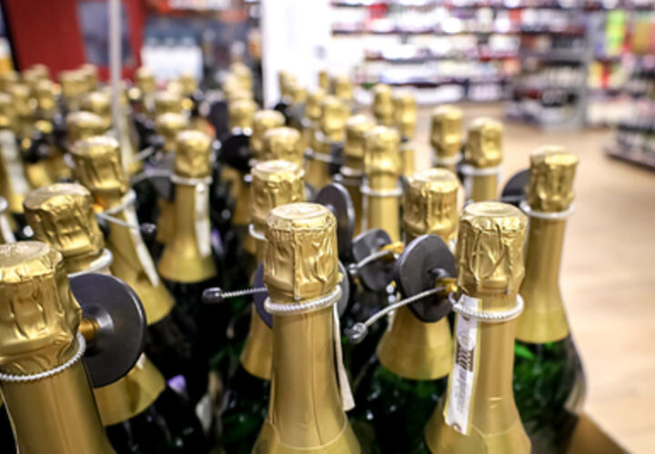 Врачи обнаружили в России 8-летнего алкоголика