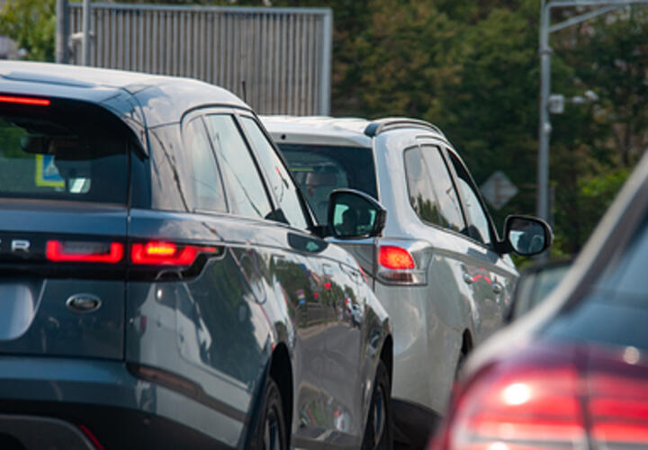 Все еще рвутся на море: на трассе М 4  образовалась огромная пробка о Краснодара к побережью