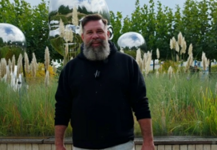 Американского блогера в парке Галицкого в Краснодаре сильно удивила одна инсталляция